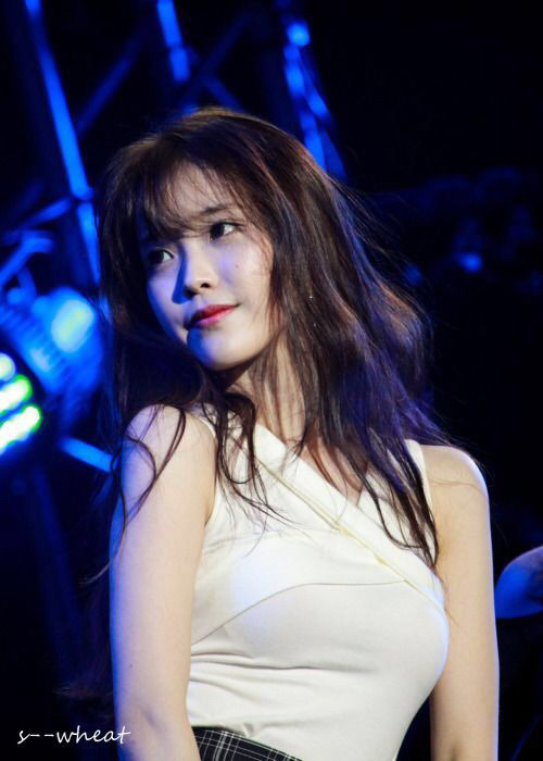 이제는 섹시로 먹고 사는 가수 | 인스티즈